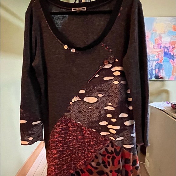 Large Funky tunic-great textures and colors. Super comfy - Picture 10 of 10